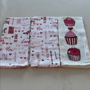 Valentine's Day Kitchen Towel Set - Red and White New ✨